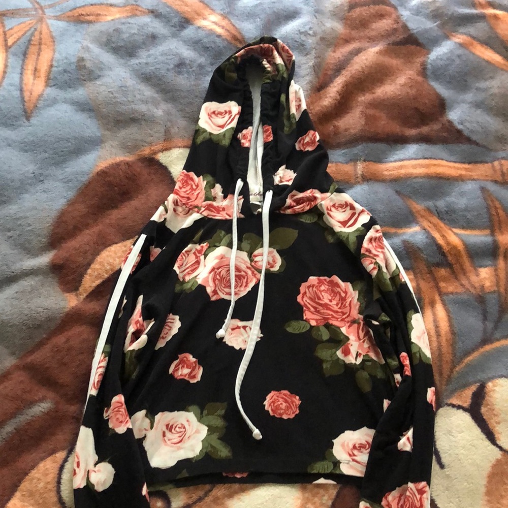 Hoodie crop top brand:feathers , color:black , new